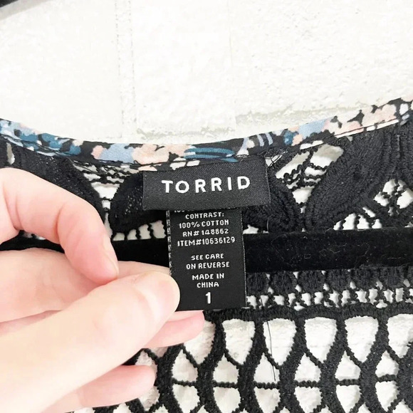 Torrid Black Pink & Blue Abstract Floral Chiffon Tank Top Women's Plus Size 1X - Picture 6 of 8